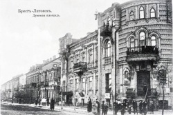Думская площадь...