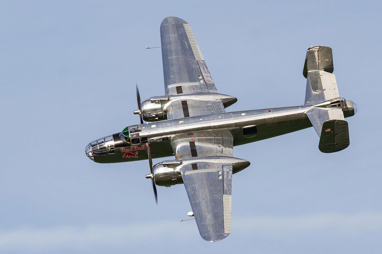 Б 25. B-25j Mitchell. North American b-25j Mitchell. B-25j. В-25 Митчелл.