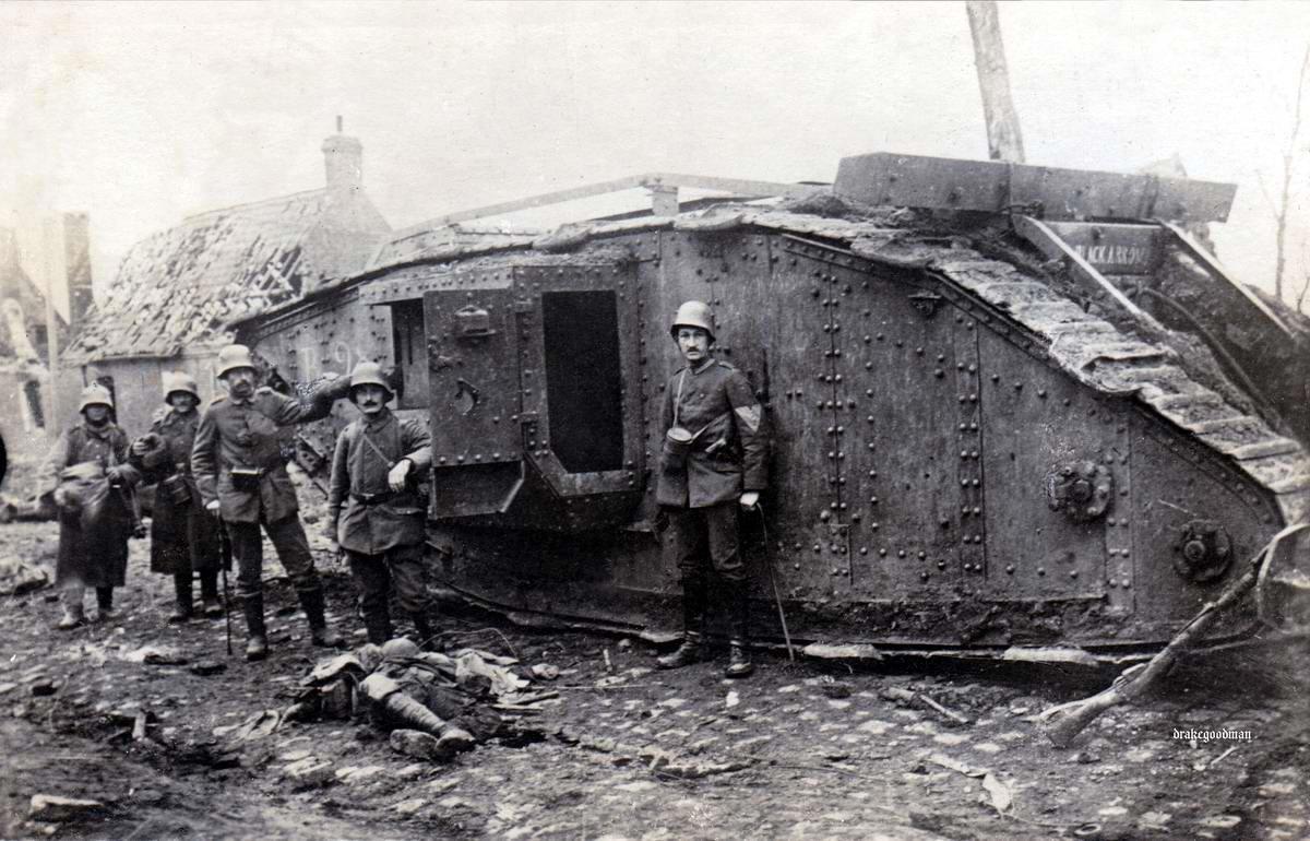 Немецкий танк 1 мировой. Британский танк 1 мировой войны. Великобританский танк 1 мировой войны. Первый немецкий танк a7v.