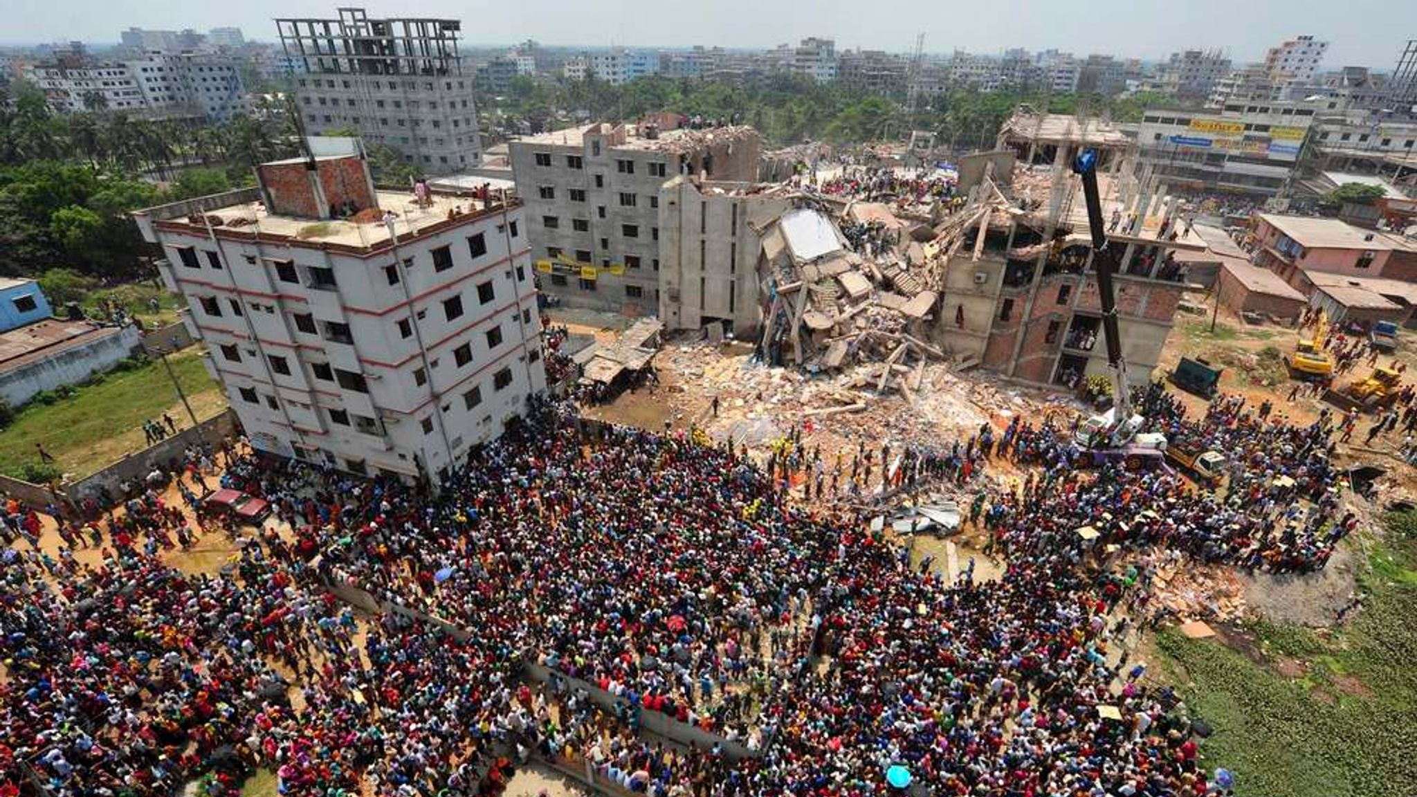 Бангладеш госпереворот. Rana Plaza Бангладеш обрушение. Здание Rana Plaza, Савар Бангладеш 24 апреля 2013 года.