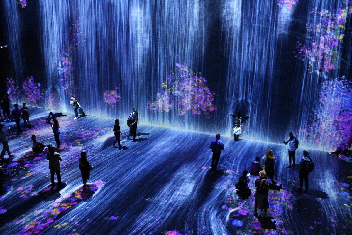 Музей teamlab. TEAMLAB. TEAMLAB дети. Токийская компания TEAMLAB. TEAMLAB погружение тела.