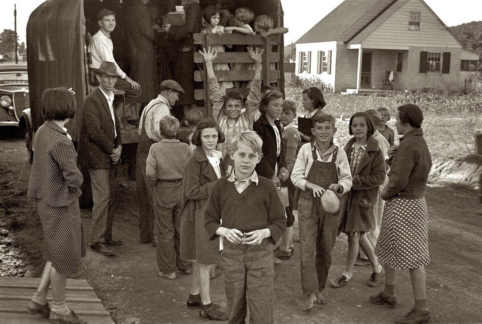 Как жили дети в 1930 годы. Американская глубинка 50е годы. Американская деревня 60-х. СССР В 1930е годы деревня. 30е в Америке школа.