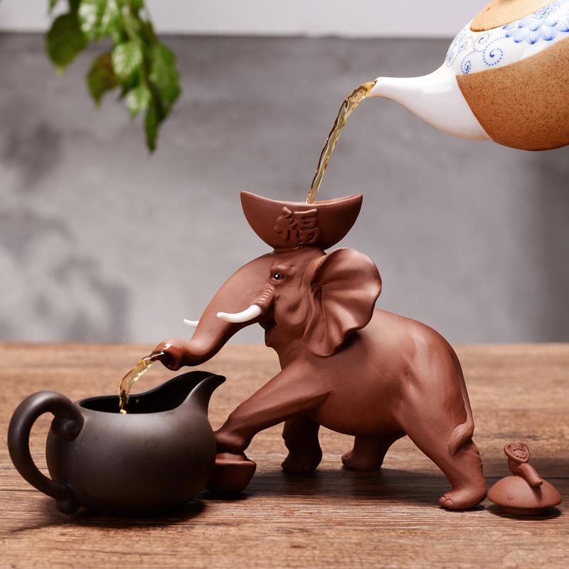 Elephant tea. Чайный слон. Кружка слоны.чаепитие. Чайная заварка слон. Слон с чаем.