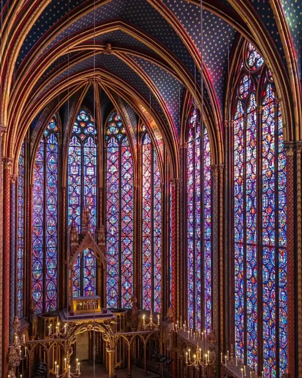 Часовня сент шапель. Часовня сент шапель. Сент шапель. Сент шапель. Капелла сент-шапель витражи.