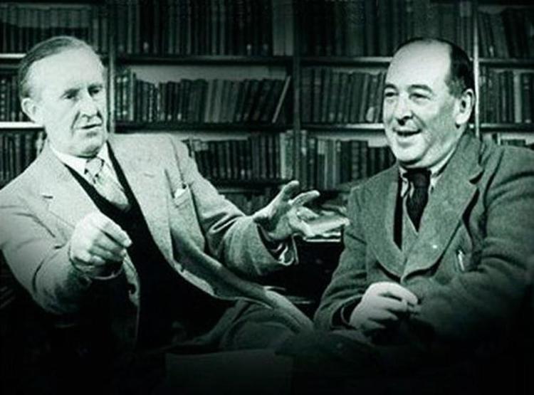 Толкиен и к. Джон р р толкин. Джон толкиен и клайв льюис. С. Льюис и толкиен.