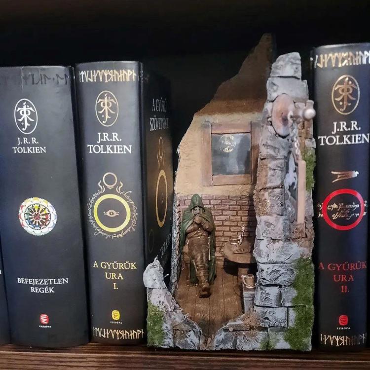 Букнук или еще раз за украшения полок / Бродяга
