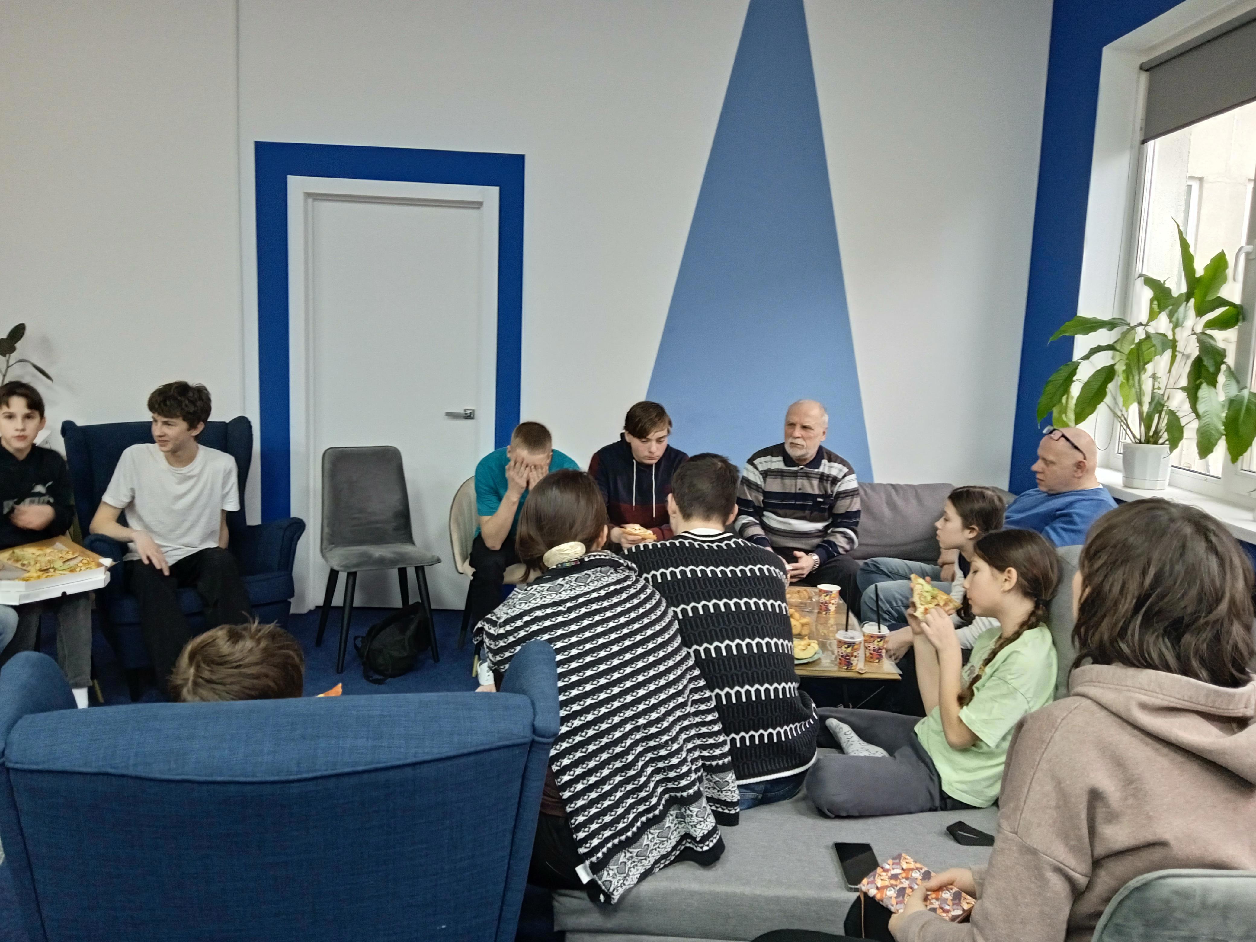 Встреча с директором "Луч Маяка", помогающим бездомным, пожилым, инвалидам и другим нуждающимся! - Виктор Агеев-Полторжицкий