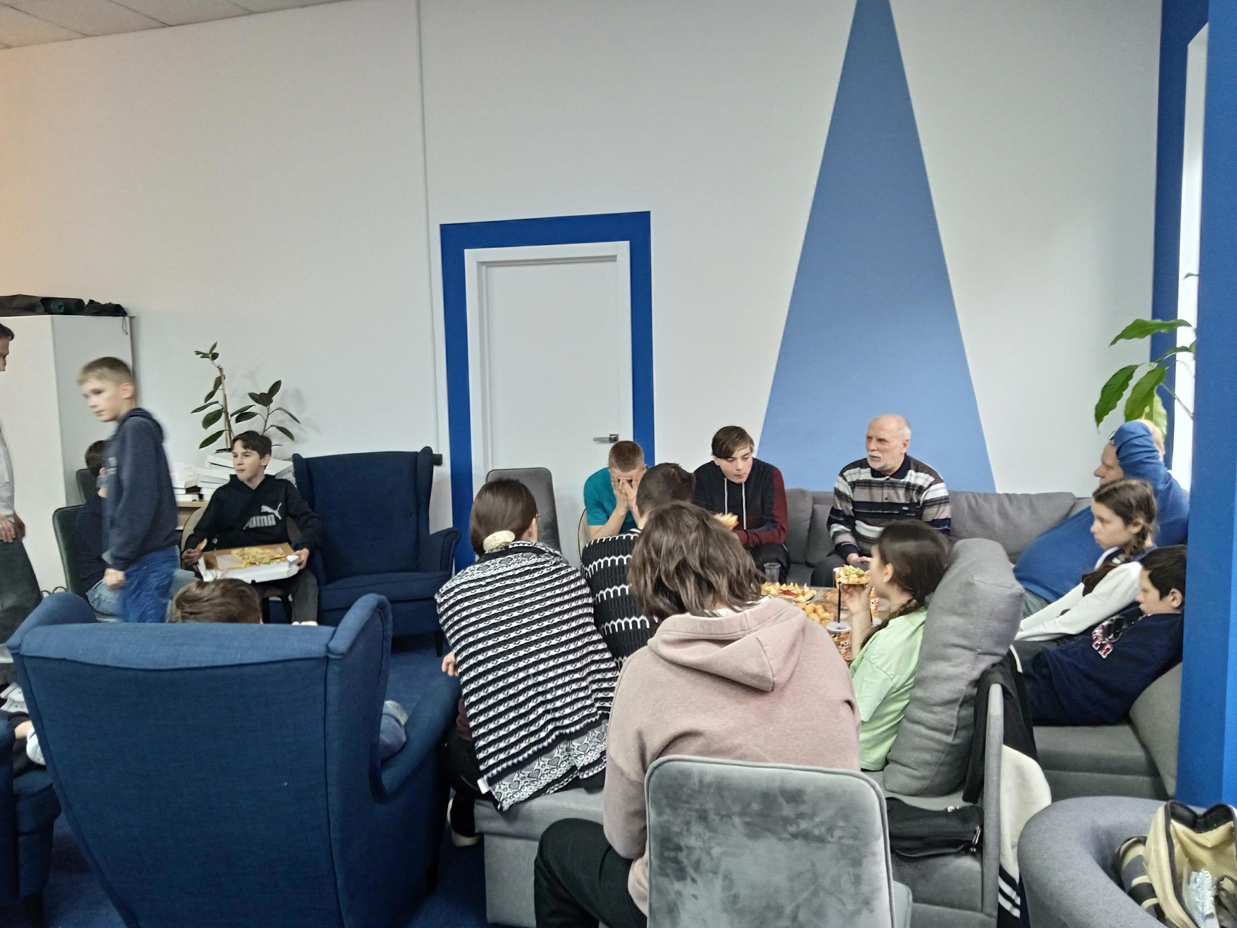 Встреча с директором "Луч Маяка", помогающим бездомным, пожилым, инвалидам и другим нуждающимся! - Виктор Агеев-Полторжицкий