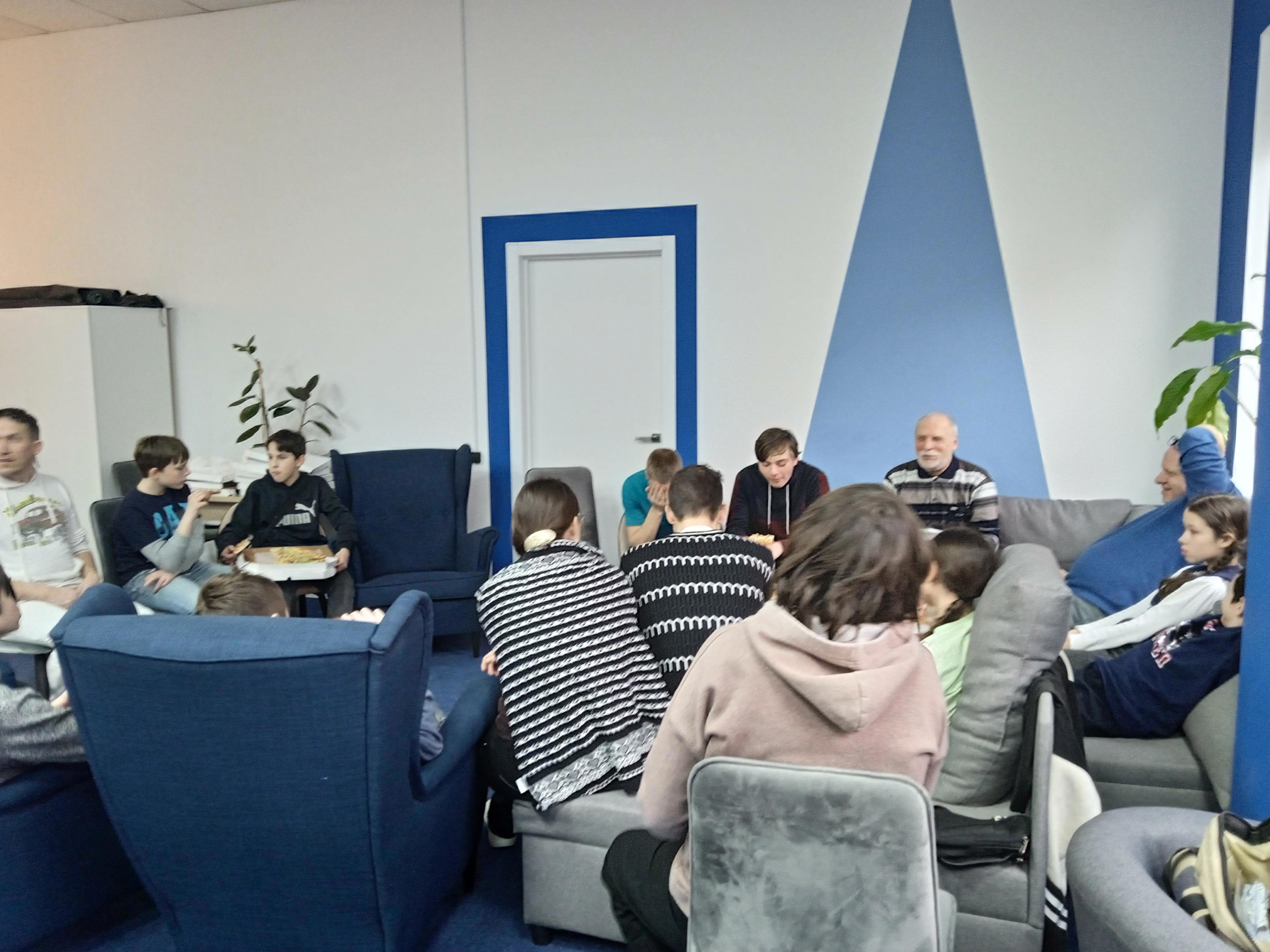 Встреча с директором "Луч Маяка", помогающим бездомным, пожилым, инвалидам и другим нуждающимся! - Виктор Агеев-Полторжицкий