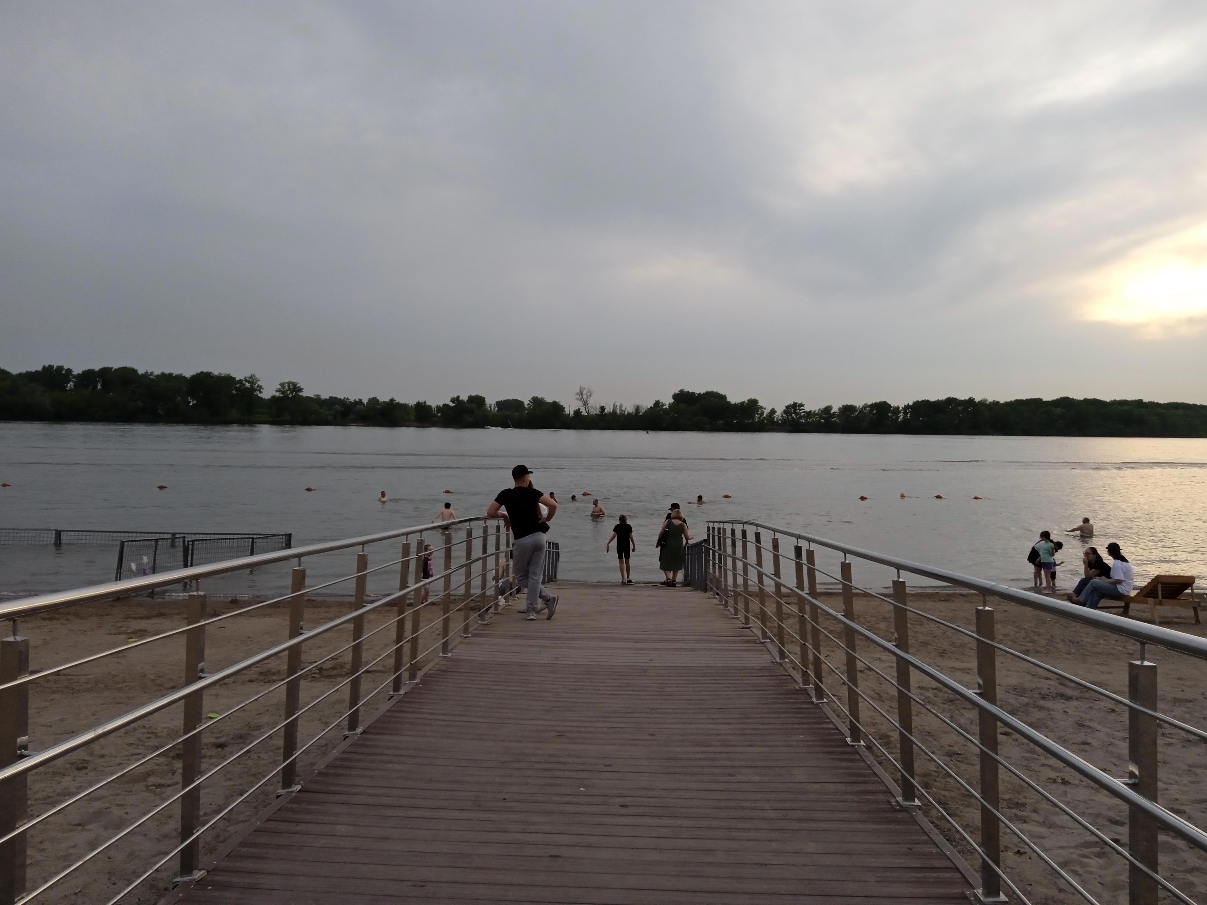 Вечерняя набережная Павлодара — место встреч и музыки! - Виктор Агеев-Полторжицкий