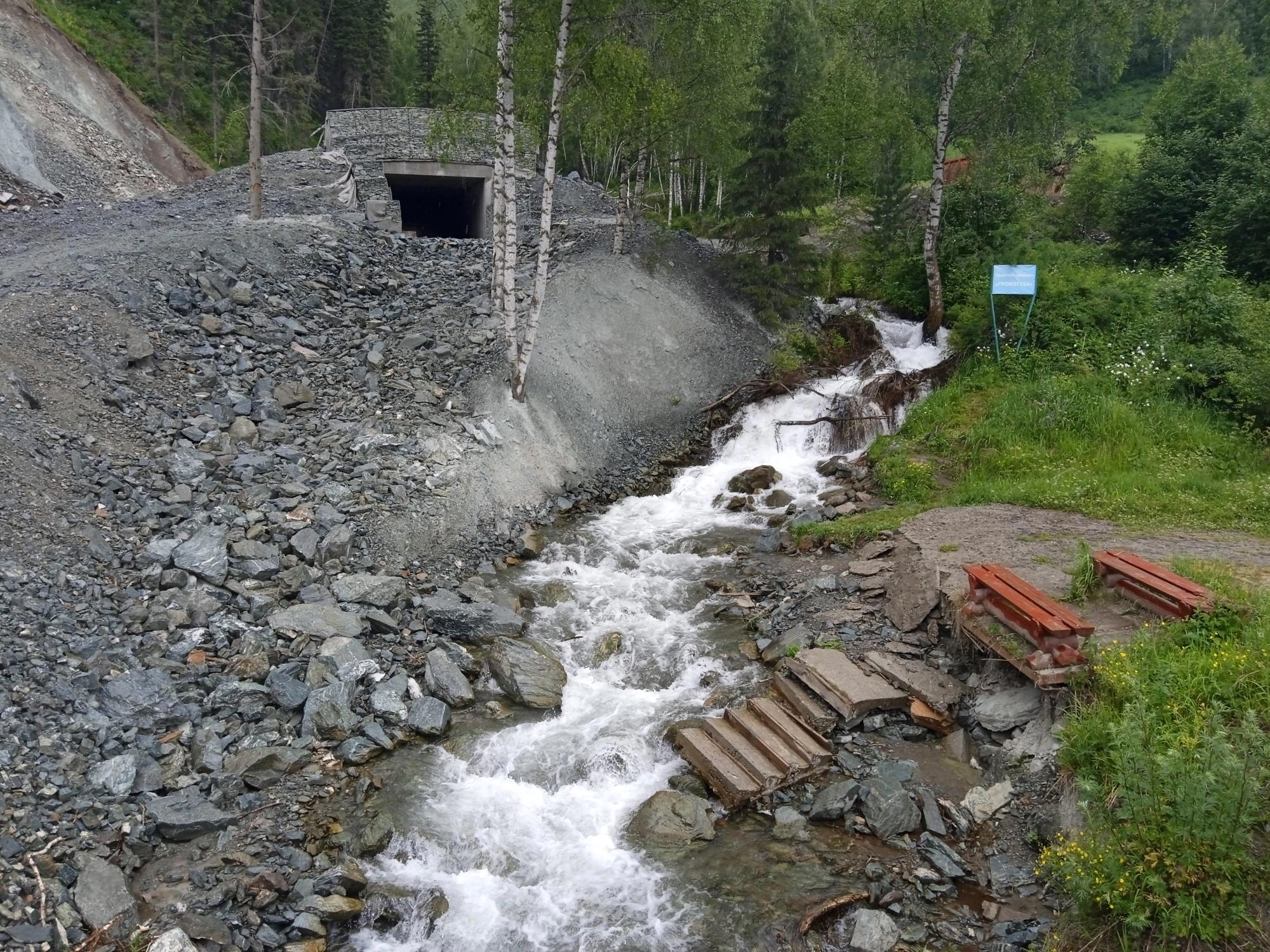 Новые кадры с дороги, в них — ветер Коксы и эхо водопадов - Виктор Агеев-Полторжицкий