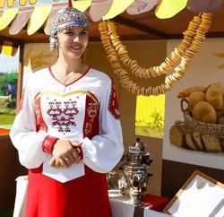 Илемпи Абаськина,...