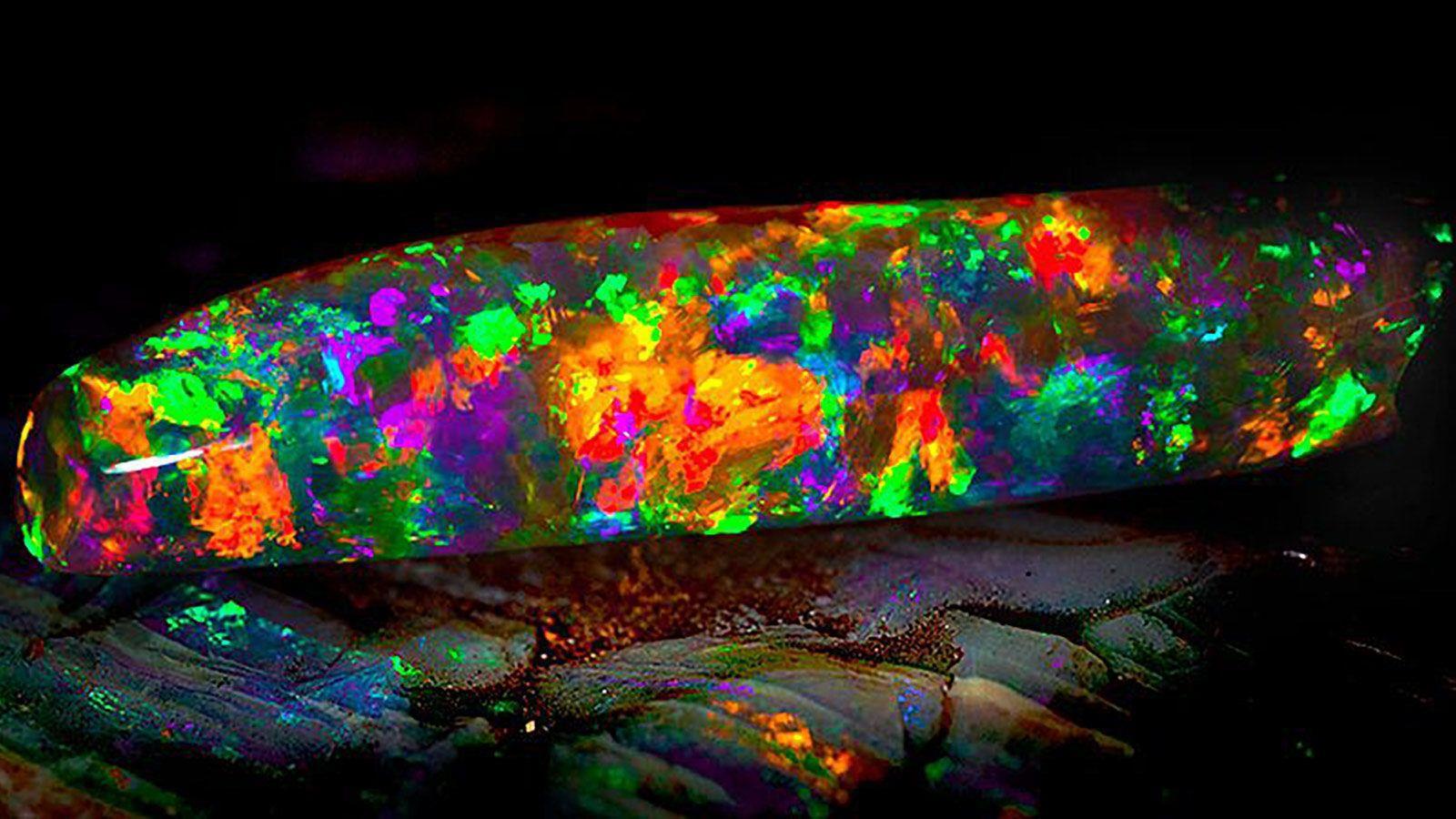 Опал "Радуга Девы".  Фото из интернета