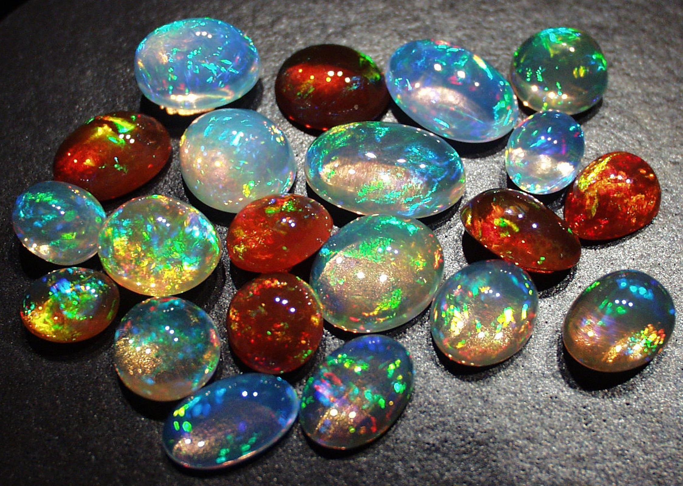 Опалы. Фото из интернета