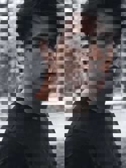 Уильям на момент...