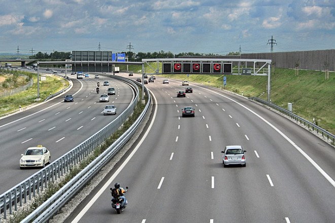 Обложка произведения Автомобили которые в разных странах продаются Под разными названиями