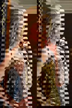 Взрослая Амора.