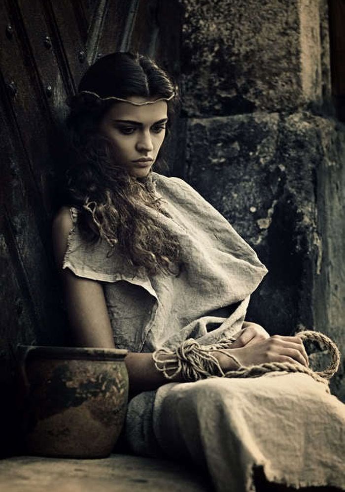 Обложка произведения Под гнётом Горы...