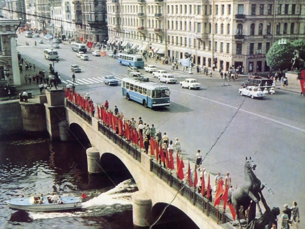 Обложка произведения Город на реке