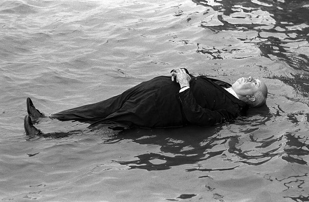 Обложка произведения Люди в черном