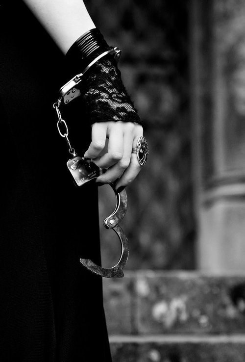 Обложка книги «Bessame mucho»