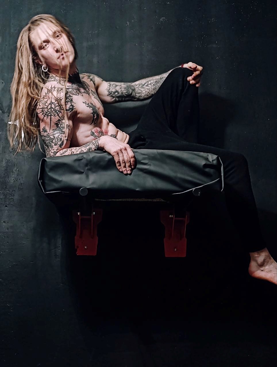 Обложка произведения Комикс-граффити: герои Маринетт Мортем в интерьере Анжелато