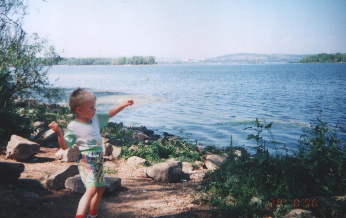 Обложка произведения Лето до детсада. Трёхлетний инцел-невротик влюбляется