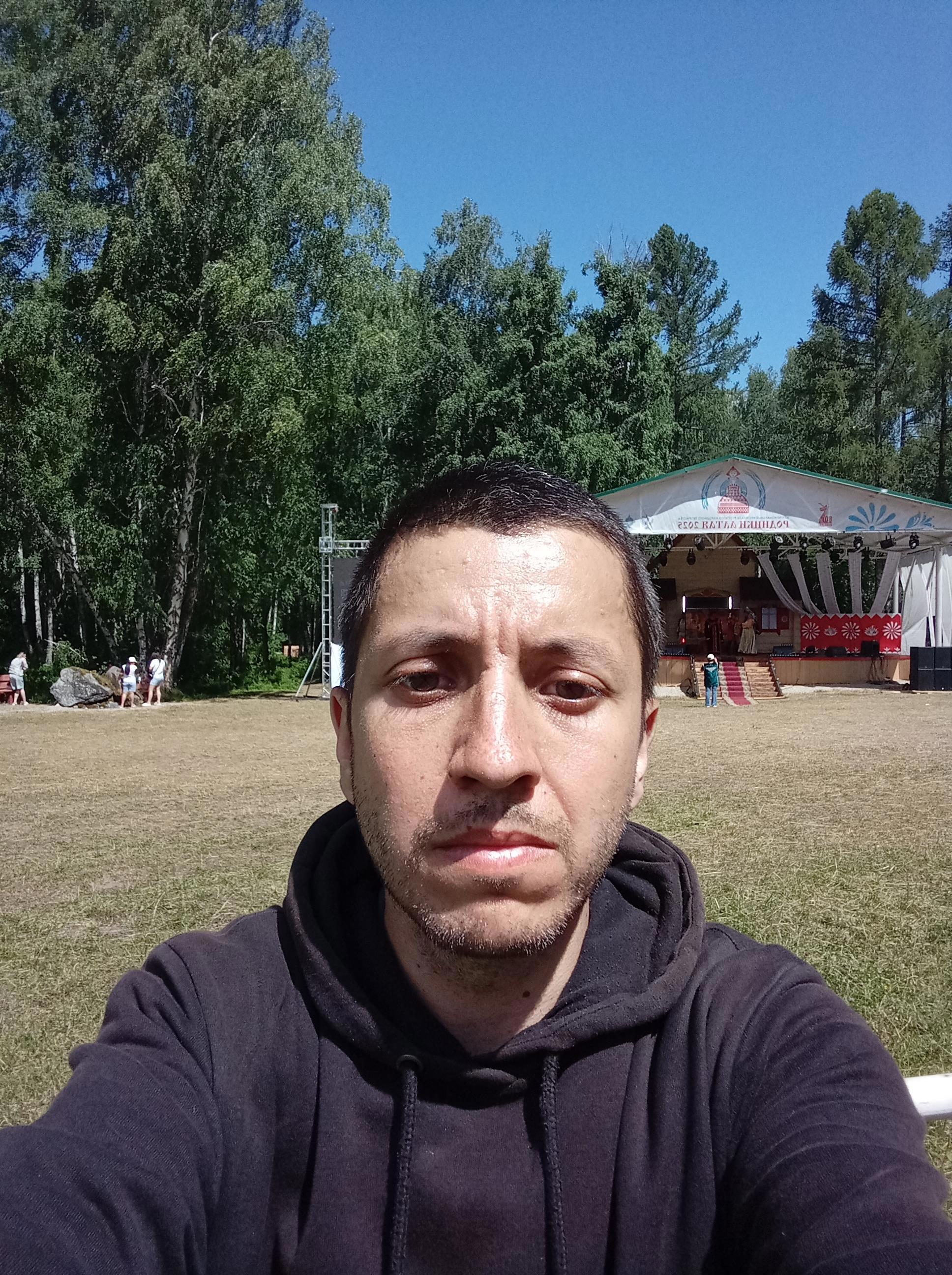 Главная сцена и душа фестиваля: «Каравайный фронт» - Виктор Агеев-Полторжицкий