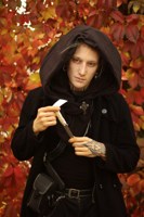 Обложка произведения Анжелато и комикс Маринетт Мортем: стрит-арт внутри дома