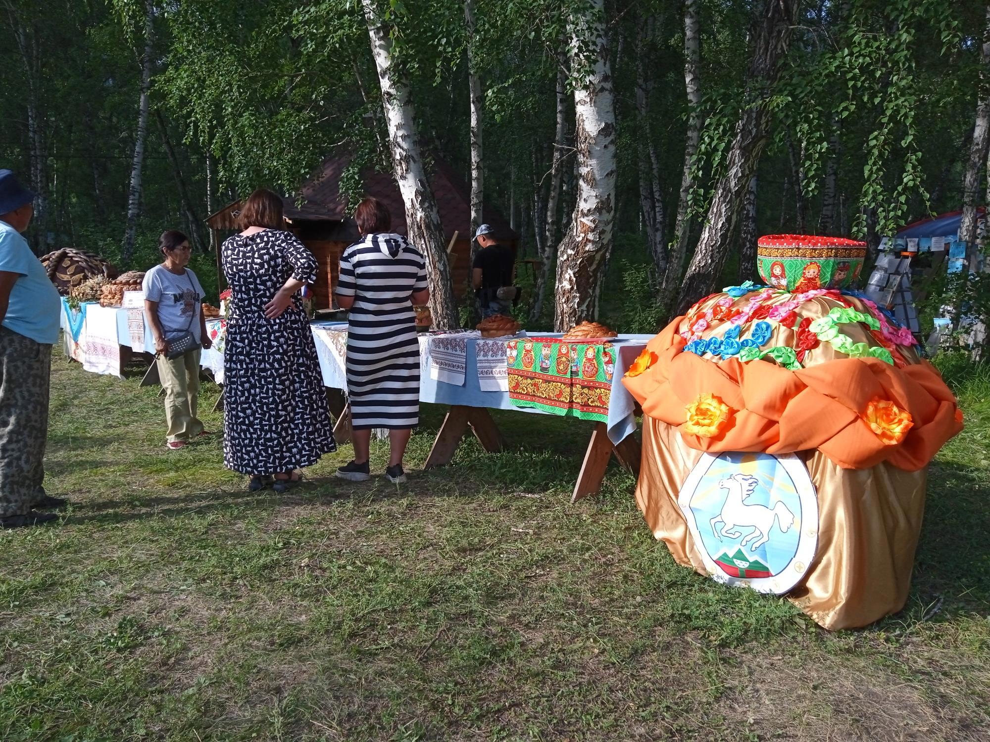 Галерея хлебных вселенных: «Каравайный фронт» крупным планом - Виктор Агеев-Полторжицкий