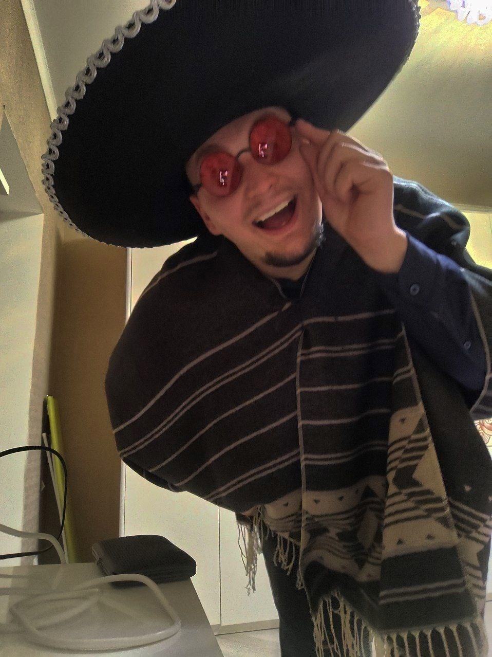 Обложка книги «Поэт»