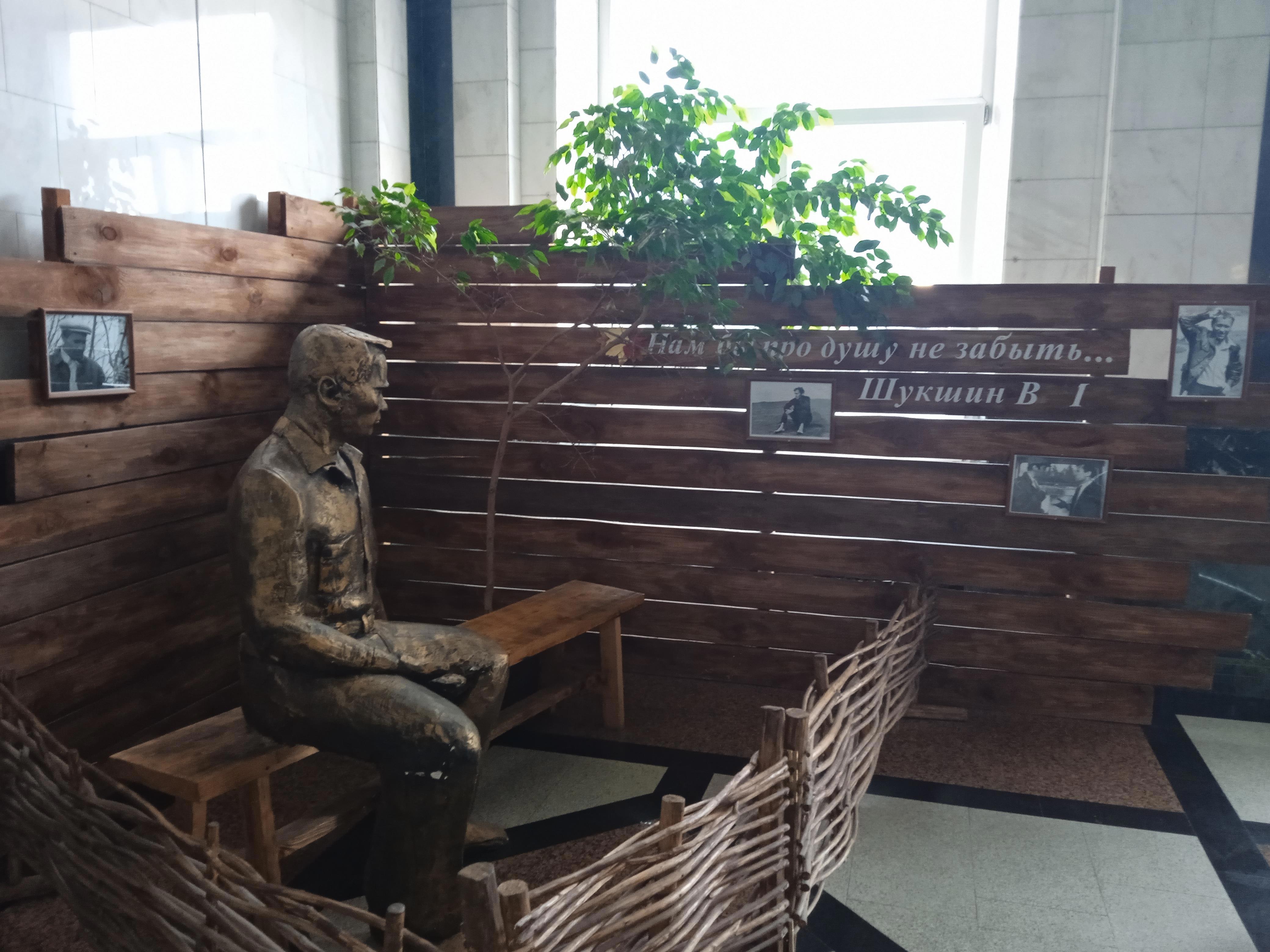 Дорога домой: два памятника, два лика памяти - Виктор Агеев-Полторжицкий