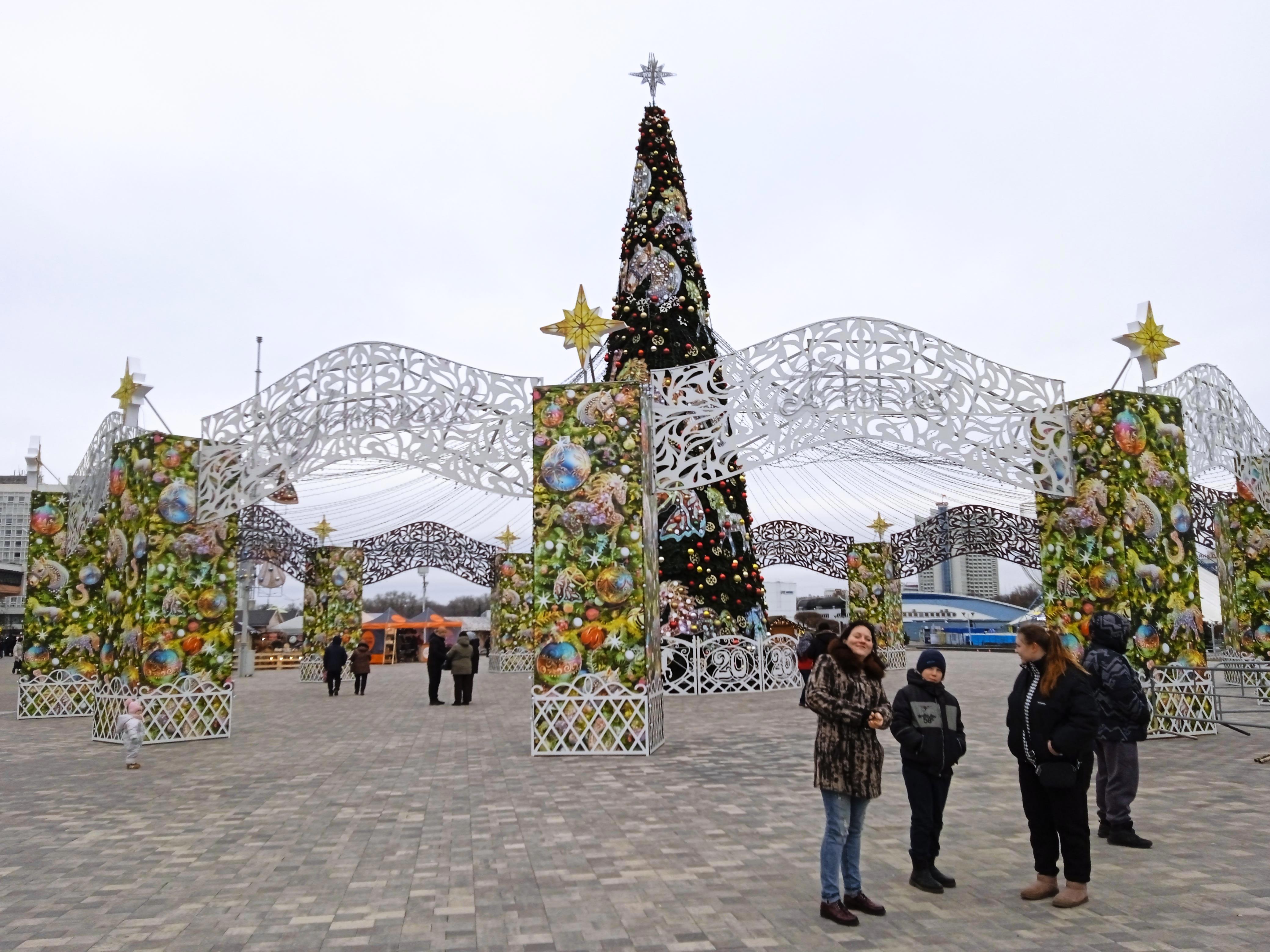 От собора к площади: как дух Рождества объединяет людей - Виктор Агеев-Полторжицкий