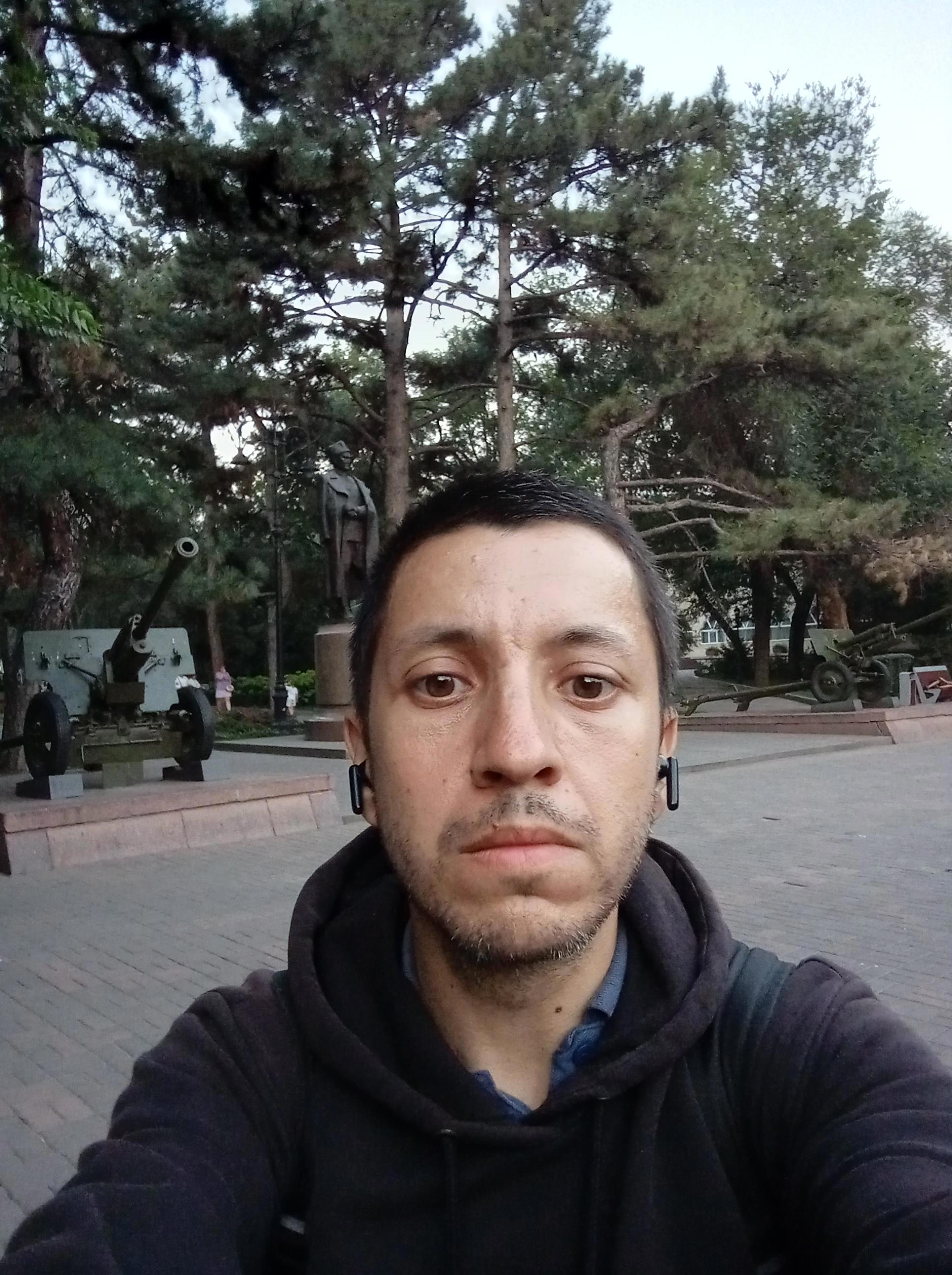 Между пушками и куполами: тишина памяти и высота духа в Алматы - Виктор Агеев-Полторжицкий