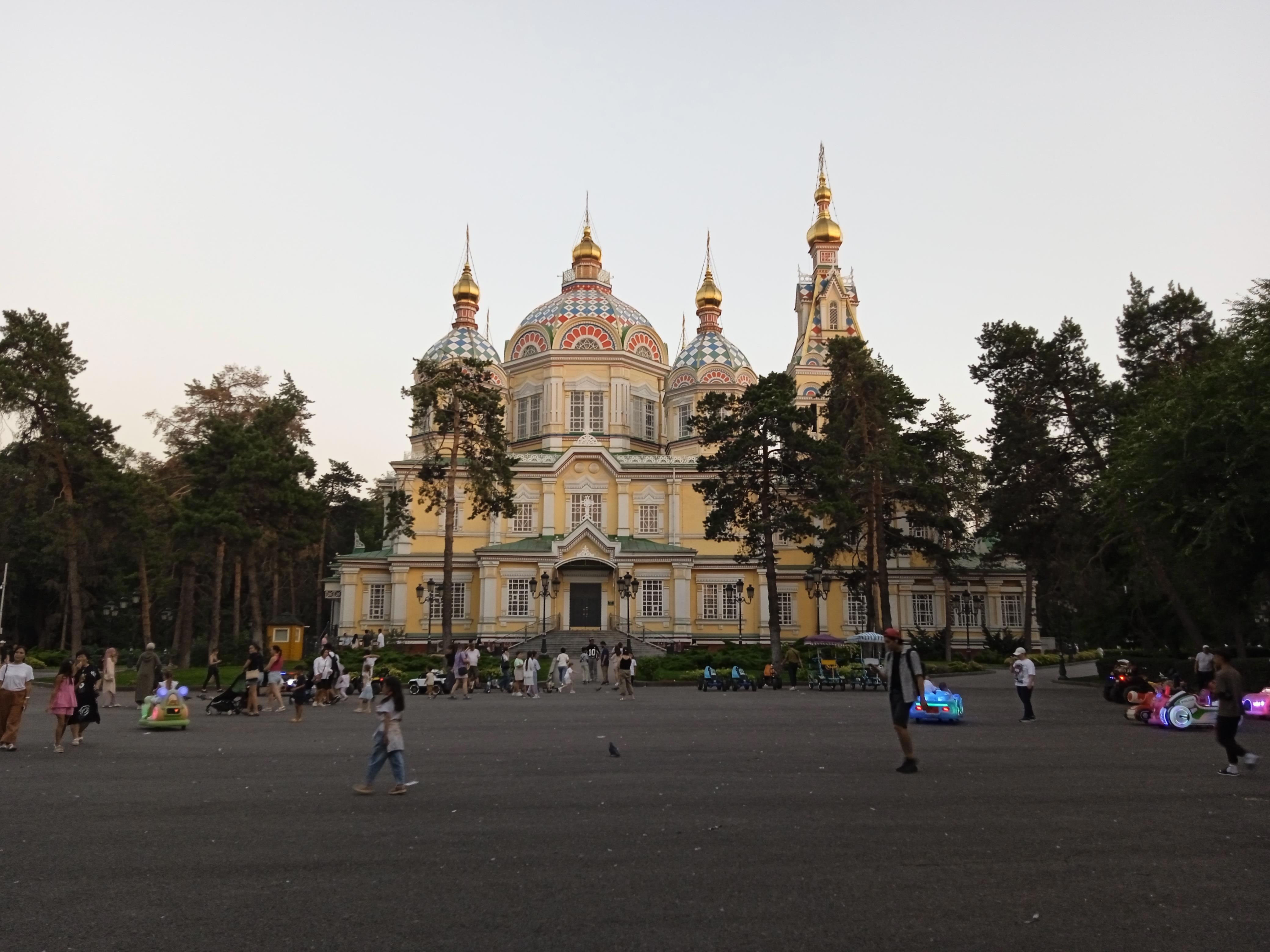 Между пушками и куполами: тишина памяти и высота духа в Алматы - Виктор Агеев-Полторжицкий