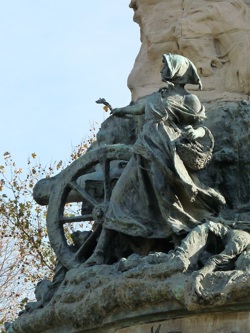 Памятник Агустине...