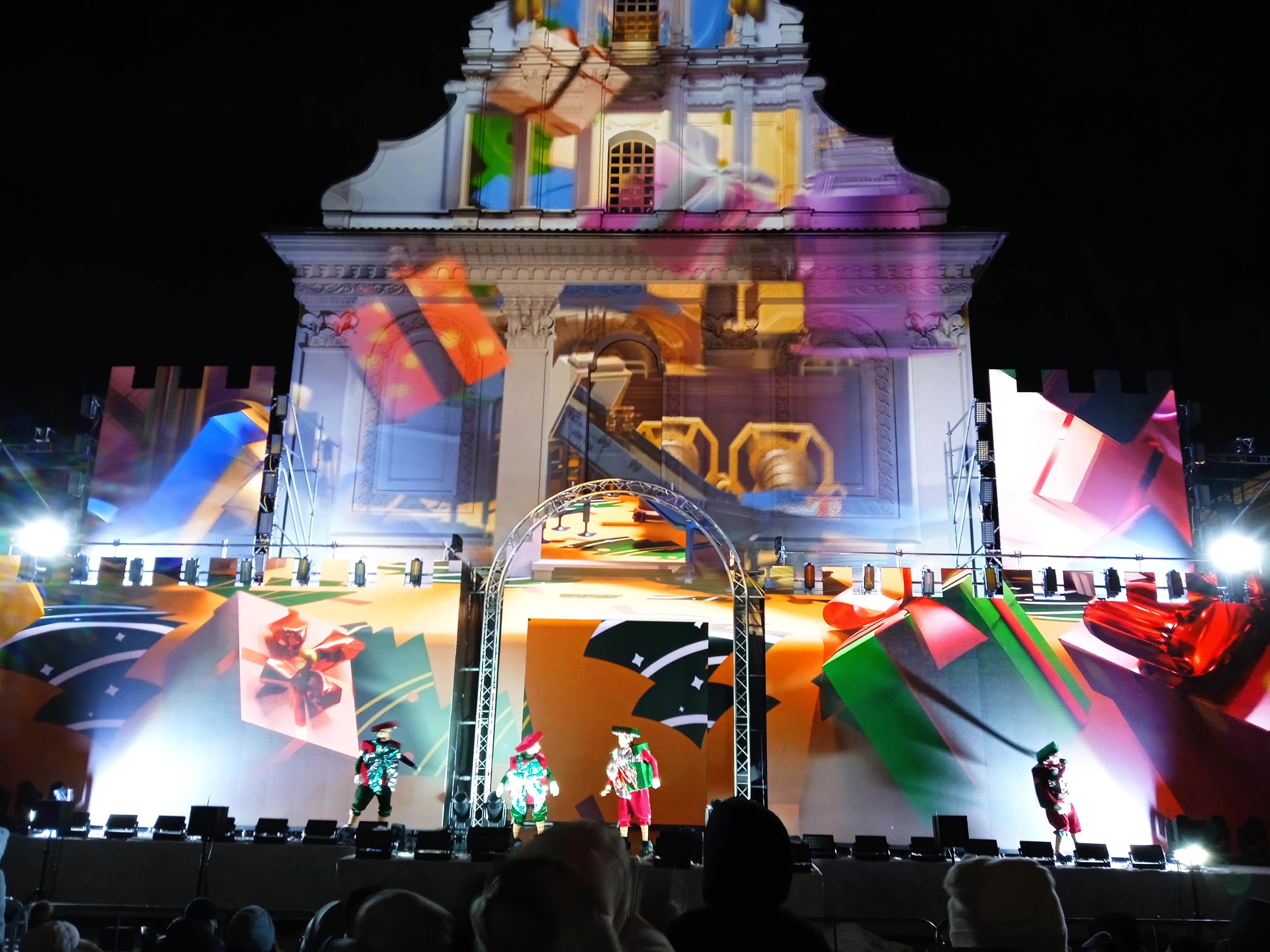 Сказка оживила фасады: в Верхнем городе Минска запустили новогоднее представление с 3D-маппингом - Виктор Агеев-Полторжицкий