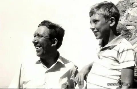 Обложка книги «Успехи в цирке: директор цирка Никулина о взлётах и падениях Максим Никулица — художественный руководитель Сарапул»