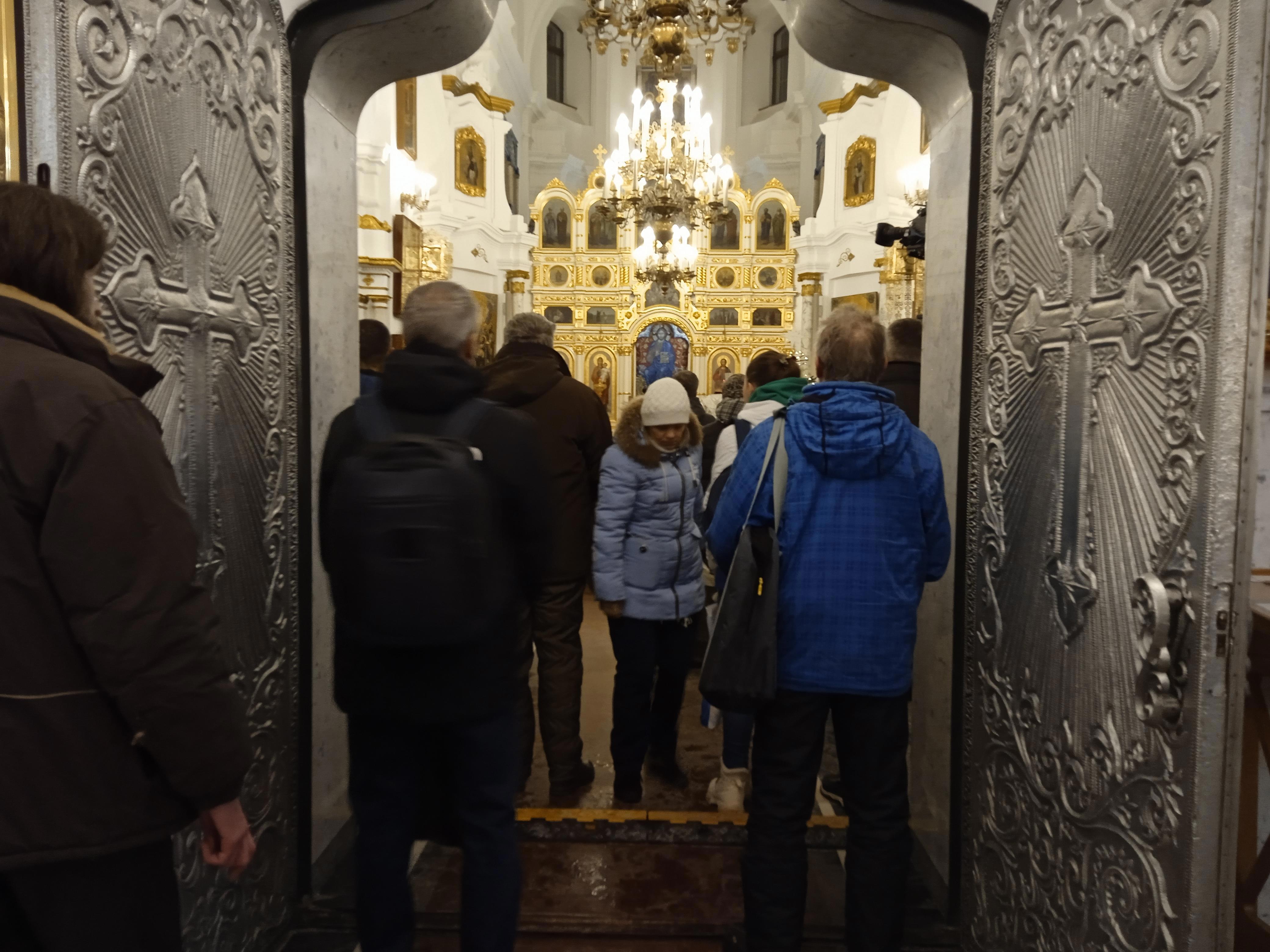 Крещение в полночь: встреча с Историей и Вечностью под сводами Свято-Духова собора - Виктор Агеев-Полторжицкий