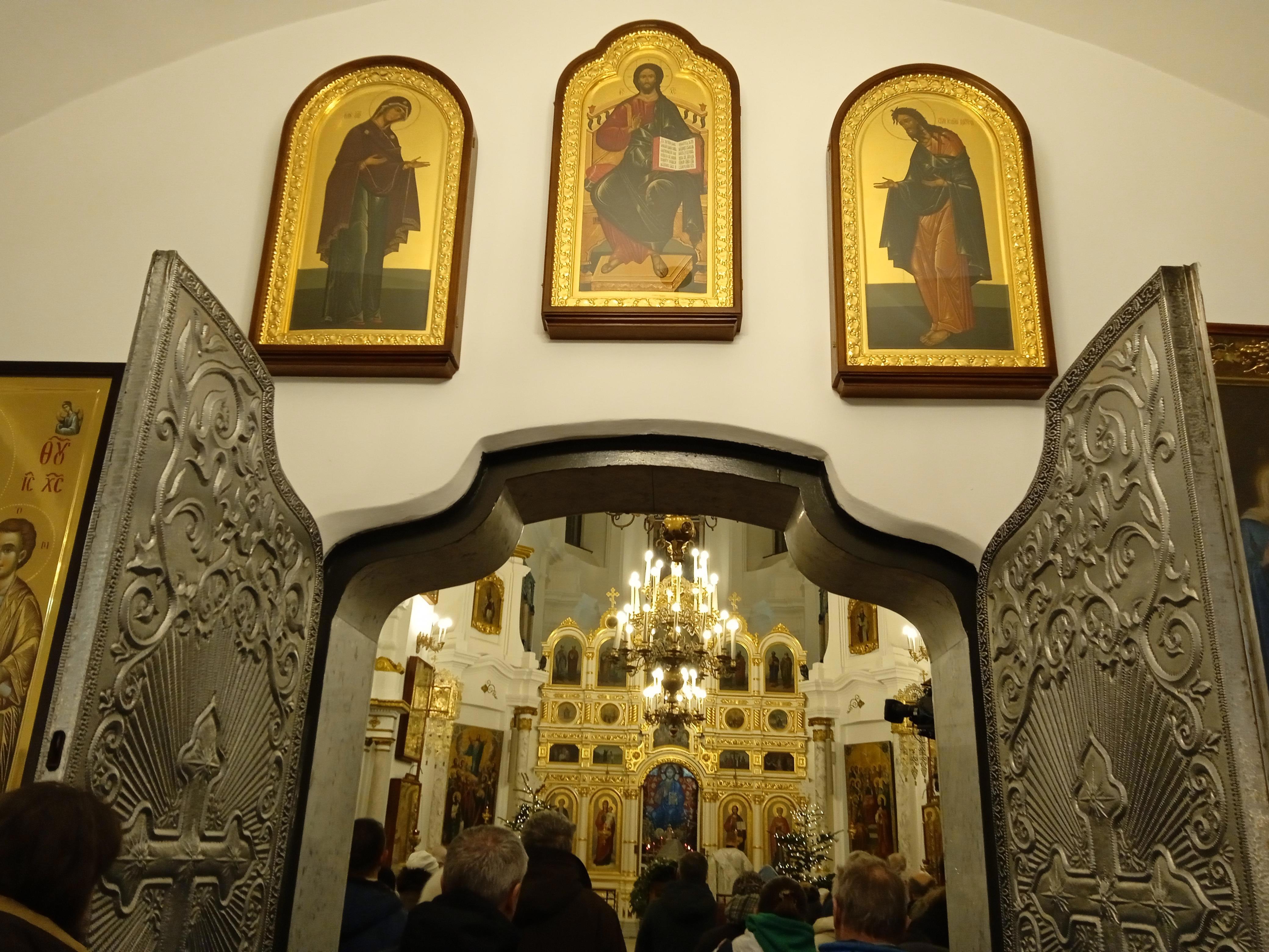 Крещение в полночь: встреча с Историей и Вечностью под сводами Свято-Духова собора - Виктор Агеев-Полторжицкий