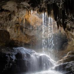 В пещерах Стены