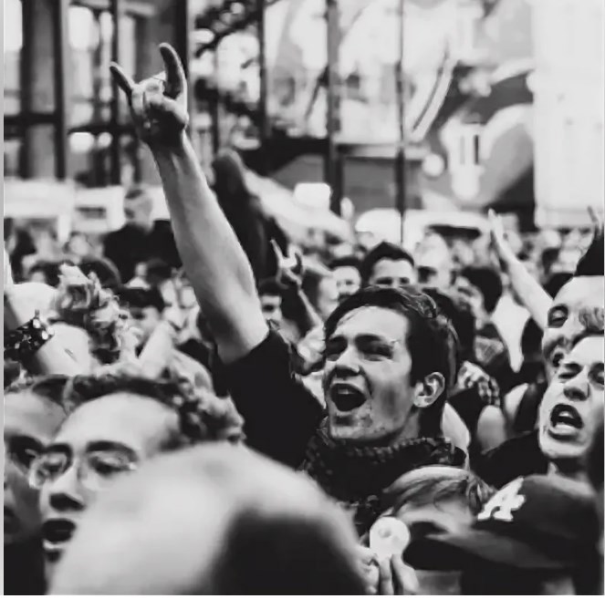 Обложка книги «Выдуманная история»