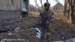 Прямо дальше от двора...