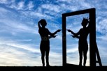 Обложка произведения Зеркальная шалость